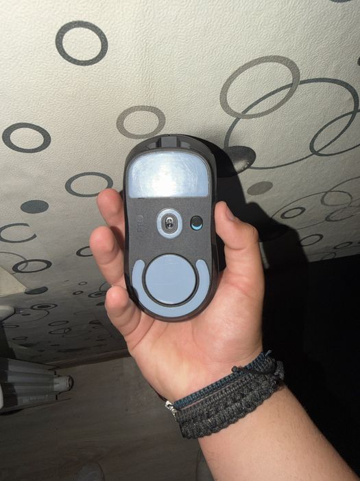Продавам logitech pro superlight