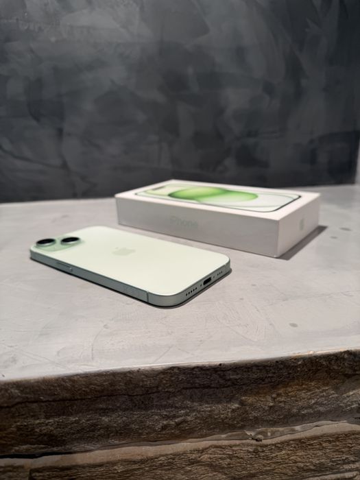 КАТО ЧИСТО НОВ Iphone 15 Green, 89% батерия