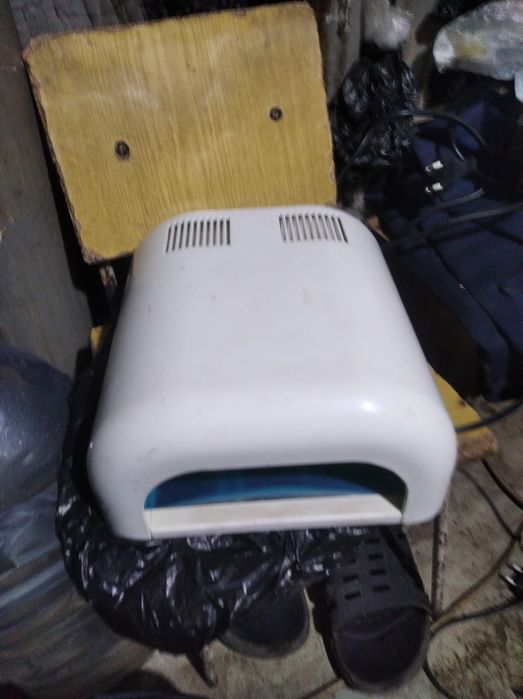 Б/У устройство для сушки ногтей