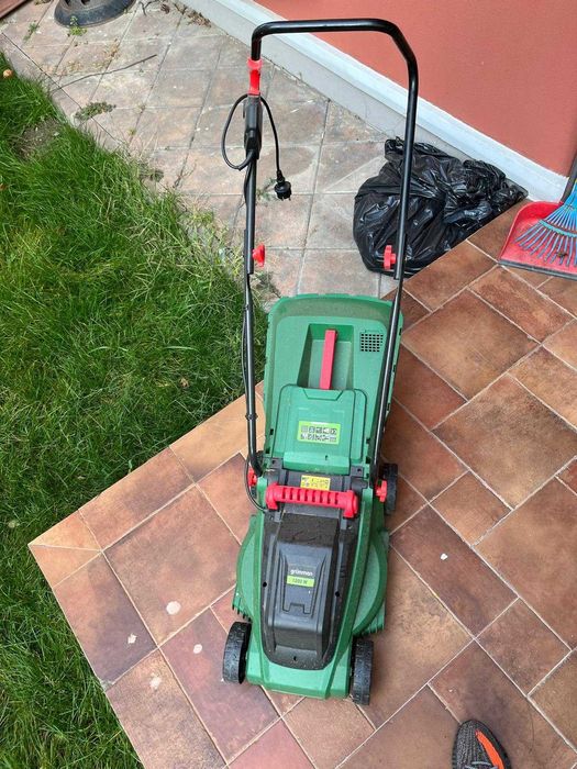 Mașina de tuns iarba Grünman 1200W