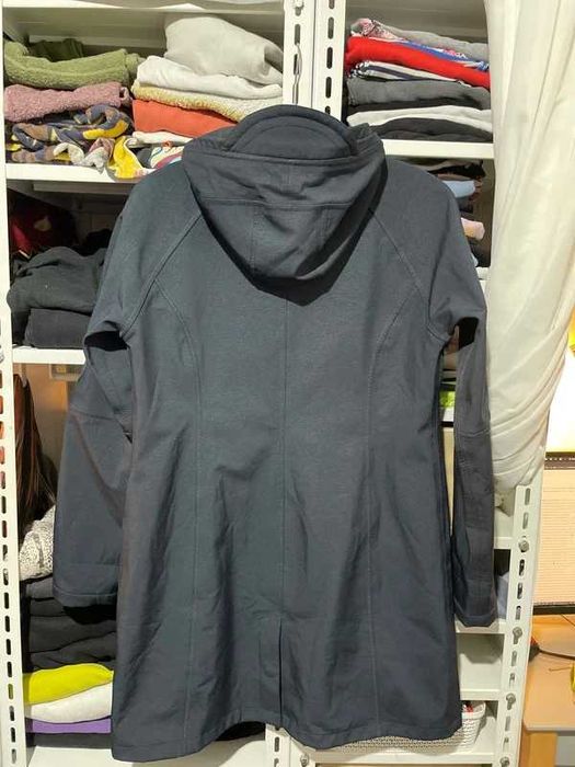 Trenci nordic de ploaie și vânt