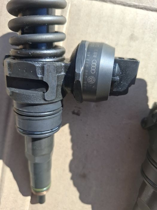 Set injectoare Wolswagen Sharan 1.9 AUY Cod 038 130 073 AK