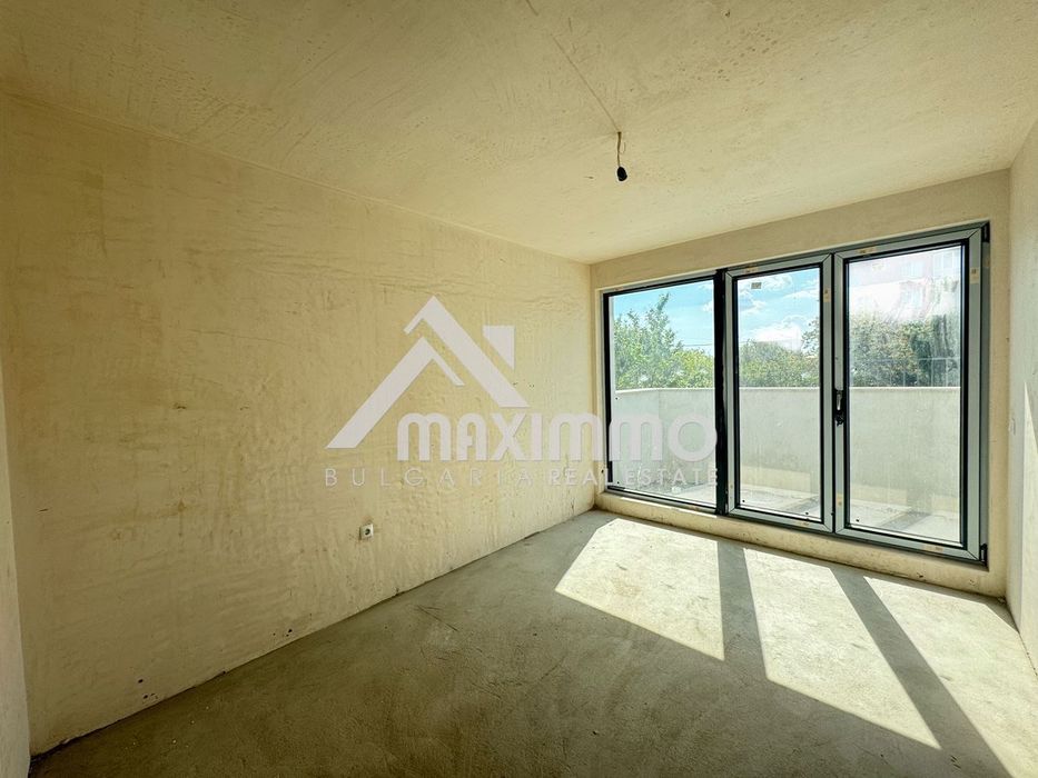 Продава се Двустаен апартамент в Варна, Кайсиева градина - 60 кв.м за 1367 €/кв.м - Снимка #2