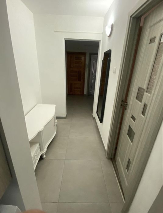 De inchiriat - Apartament 3 camere etajul 1 pacrurari