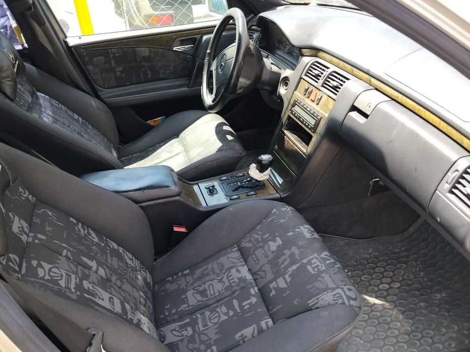 Mercedes E230 газ бензин
