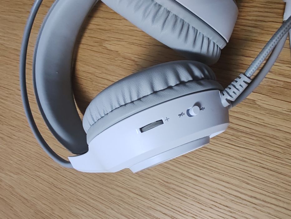 Геймърски слушалки с микрофон