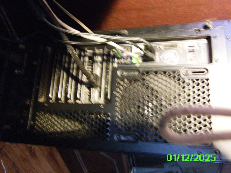 Pc Riezer 5 si Pc intel core i5 cu specificatii in poze