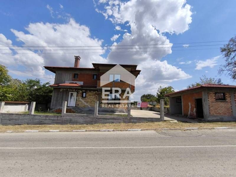 САМО В ЕРА ИМОТИ ХАСКОВО! Новопостроена къща в живописното село Татаре