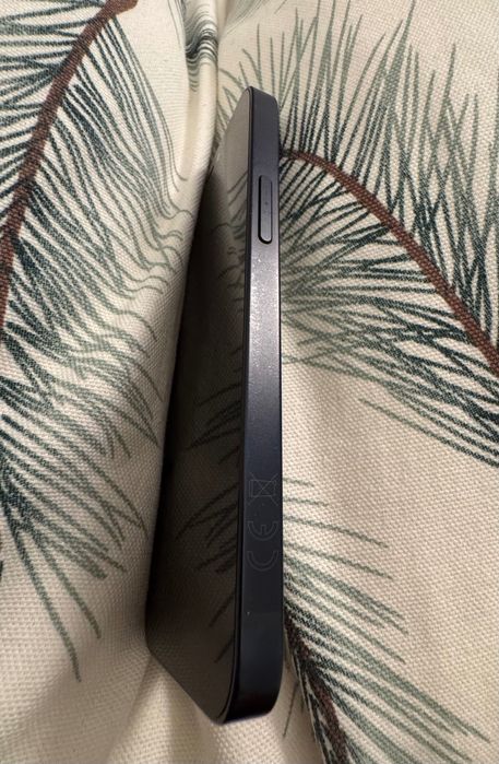 iPhone 12 mini / 64 GB