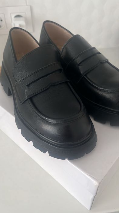 Продам кожанные лоферы