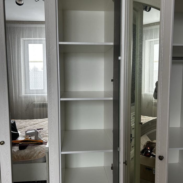 Спальный шкаф сатылады