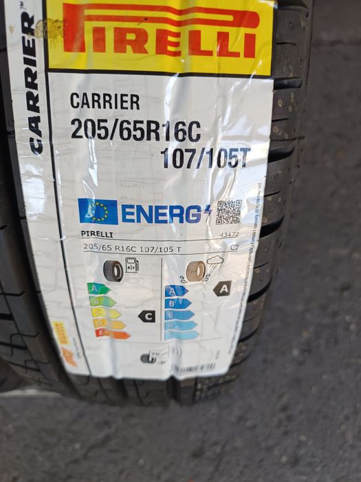 Нови летни гуми за бус 205/65/16цола Pirelli  Carrier