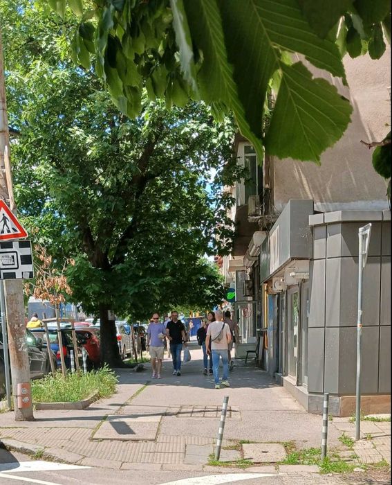 дава под наем магазин