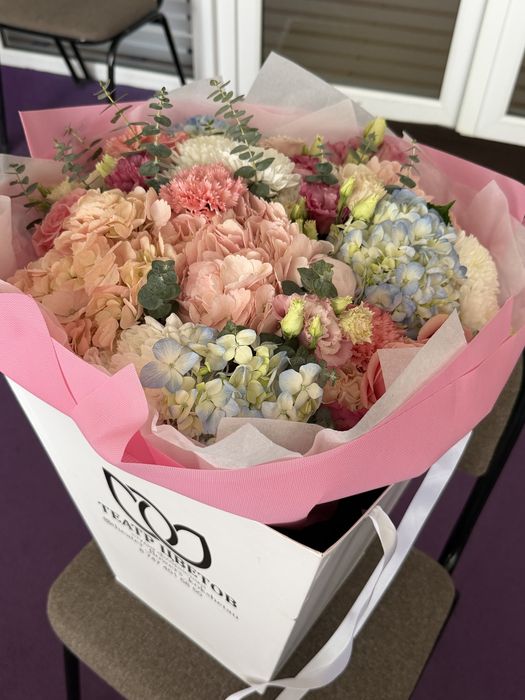 Букет свежих цветов