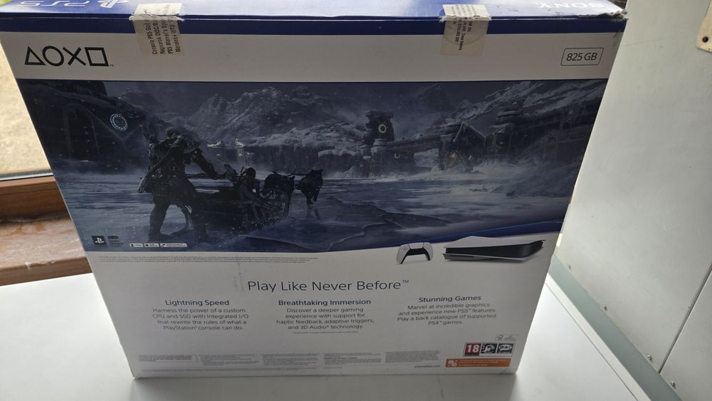 Play Station 5 825GB  2 manete 3 jocuri