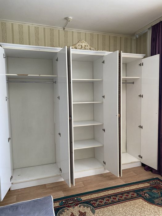 Большая стенка / 3 шкафа — 30 000 ₸, самовывоз