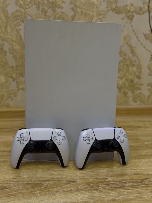 PlayStation 5 825GB