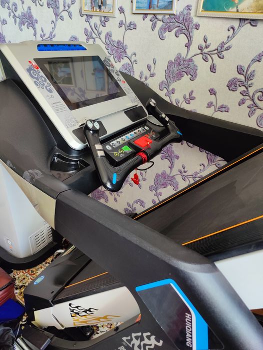 Продам беговую дорожку