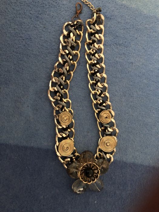 Дамско колие