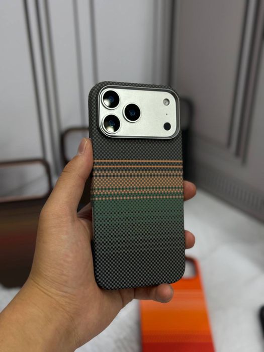 Карбоновые чехлы для Айфона