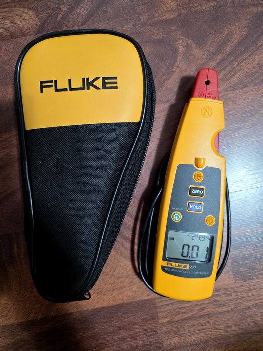 Calibratorul de semnal unificat Fluke 771 măsoară semnale 4-20mA fără întreruperea buclei