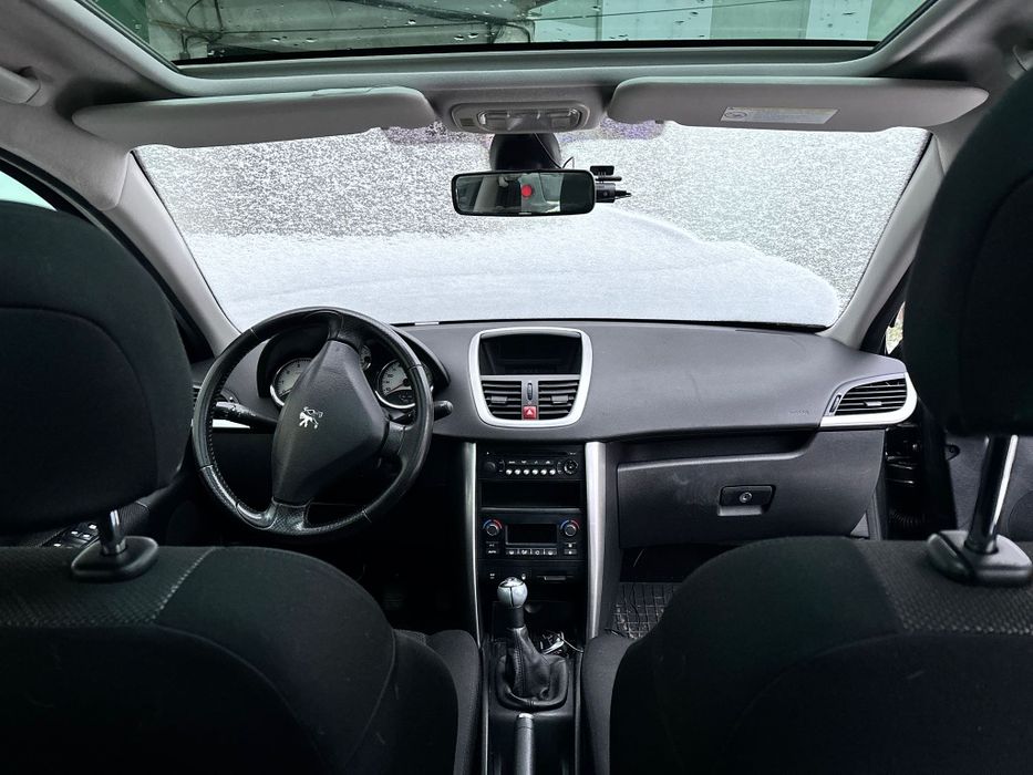 Peugeot 207 1 6 benzina an 2007