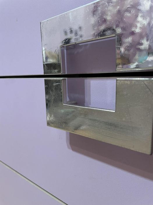 Запазени. Мебели за детска стая в нежно лилав (само гардероб -250лв)