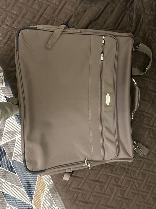 Продам чемодан дорожный