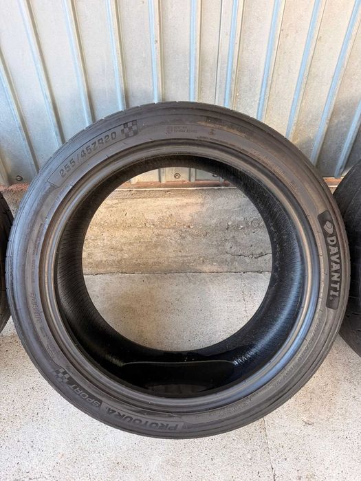 Anvelope Vara 255 45 R20