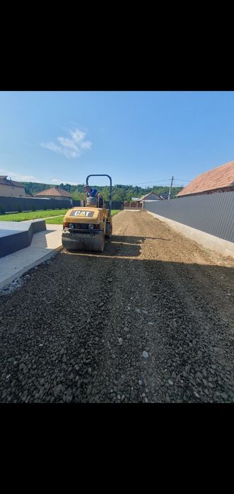 Vând sau închiriez cilindru compactor Hamm,Cat,excavator!