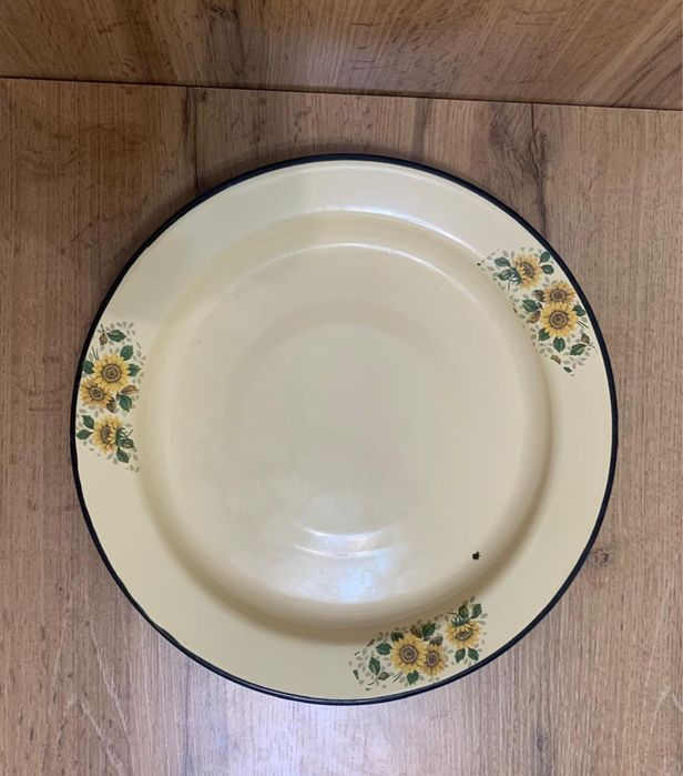 Табаки миски тарелки эмалированные