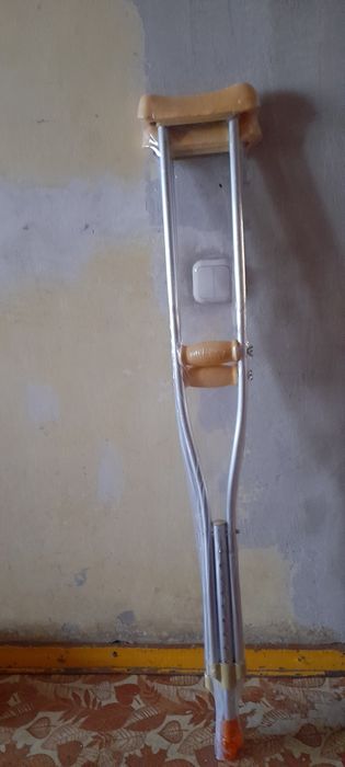 Костыли подмышечные с противоскользящим устройством