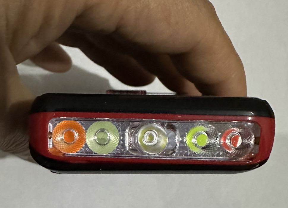 Кнопочный телефон без коробки.