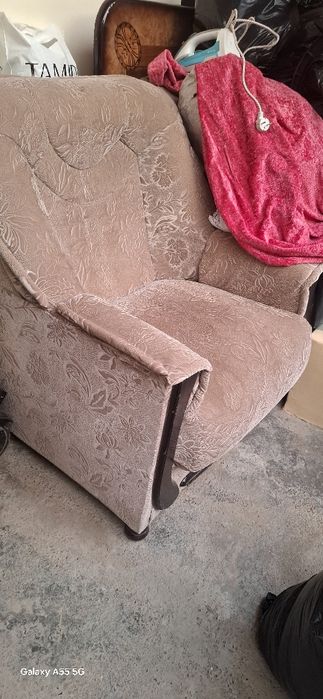 Деван 2та кресло сотилади