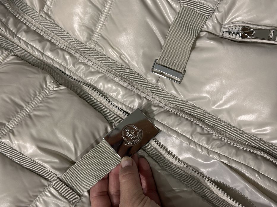 Женский жилет Moncler