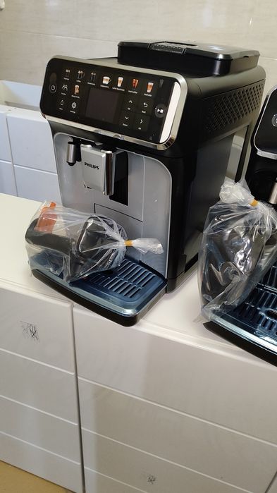 Espressor automat Philips seria 5500 latteGo