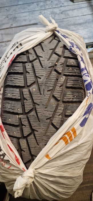 Продам зимние  шины