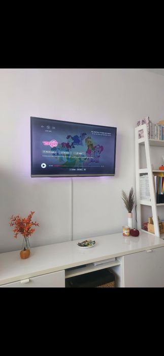 Comodă tv și etajeră