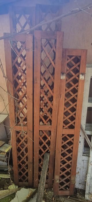 Arcadă lemn demontată