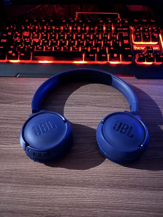 Продам наушники JBL TUNE500bt