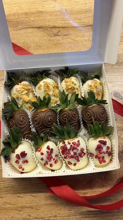 Клубника в шоколаде. Подарки. Есть каспий ред