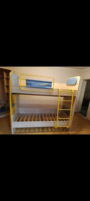 Кровать двухъярусная