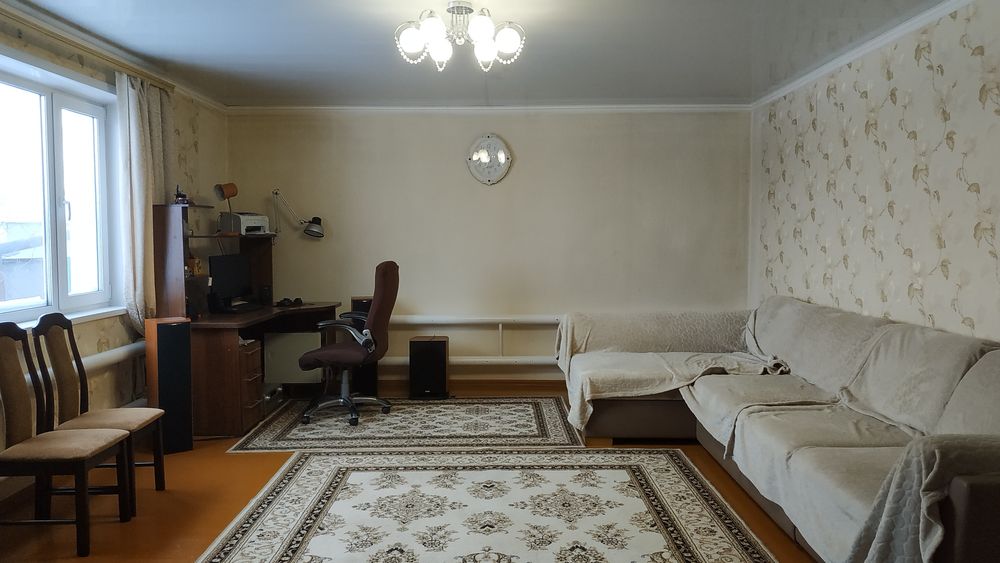 Продается большой теплый дом .