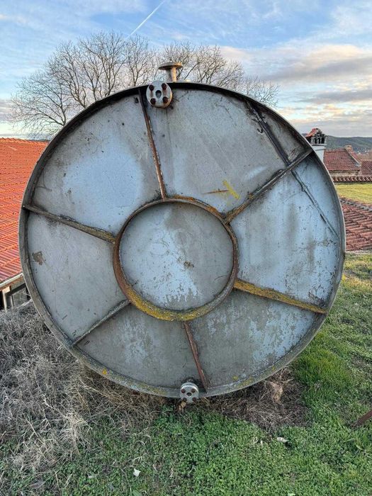 Цистерна от неръждавейка. 4000л.