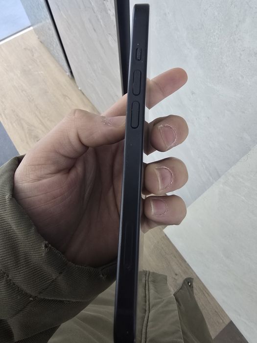 Продам срочно 15 айфон