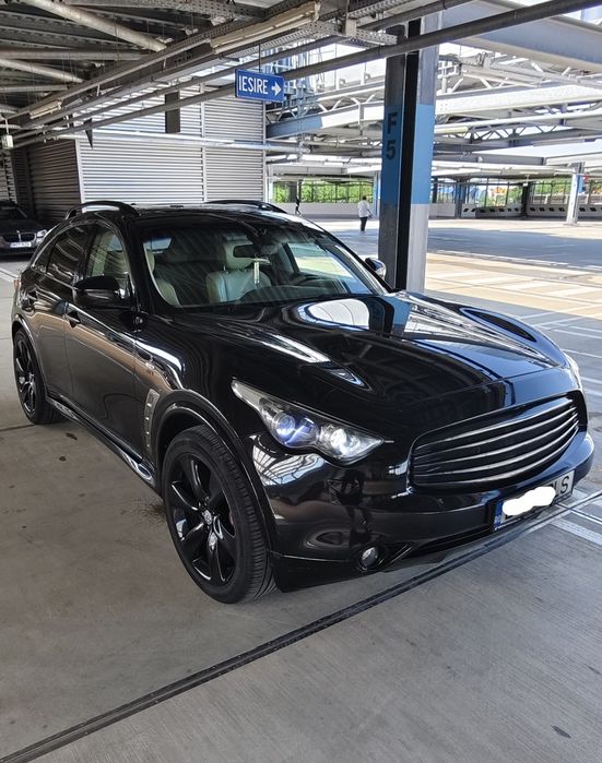 Infiniti FX3.0d Sport edition,pachet nismo.