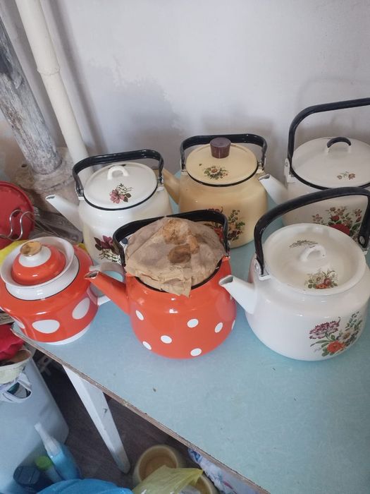 Чайники кружки бидон