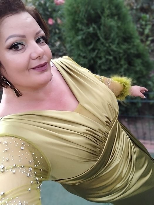 Rochie noua în stare excelenta