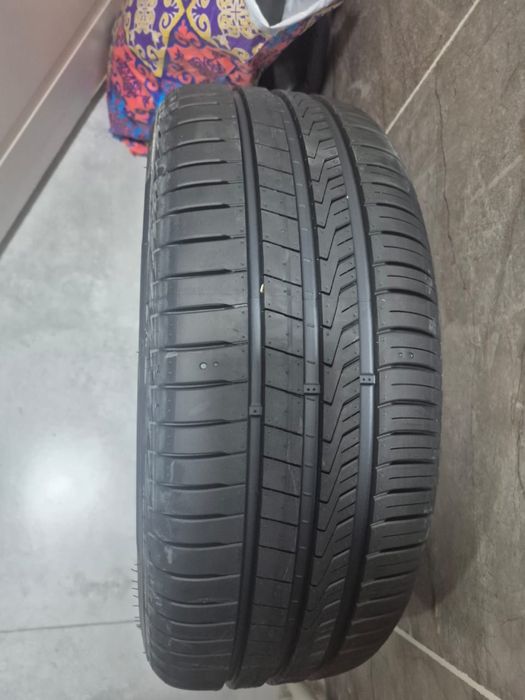 Продам 2 литой диск с резиной новая