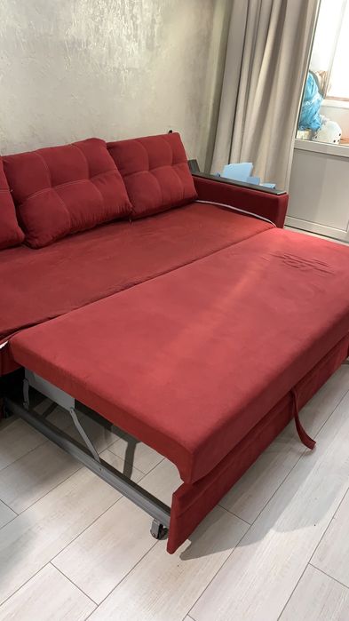 Продаём диван для гостиной